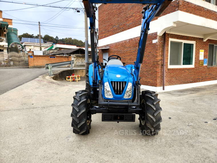 LS Tractor U55 (55hp) 앞좌측면