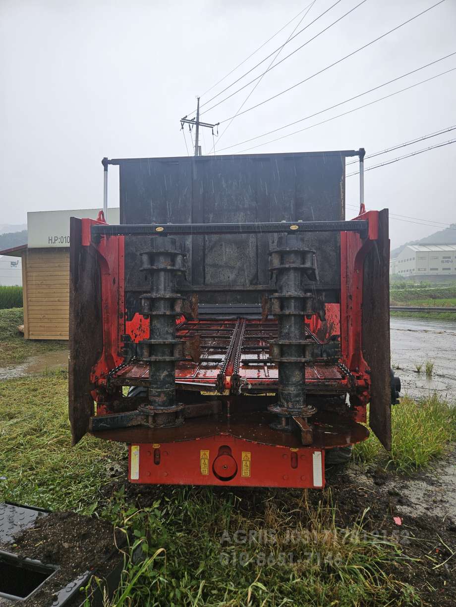  Manure Spreader 퇴비살포기  측면