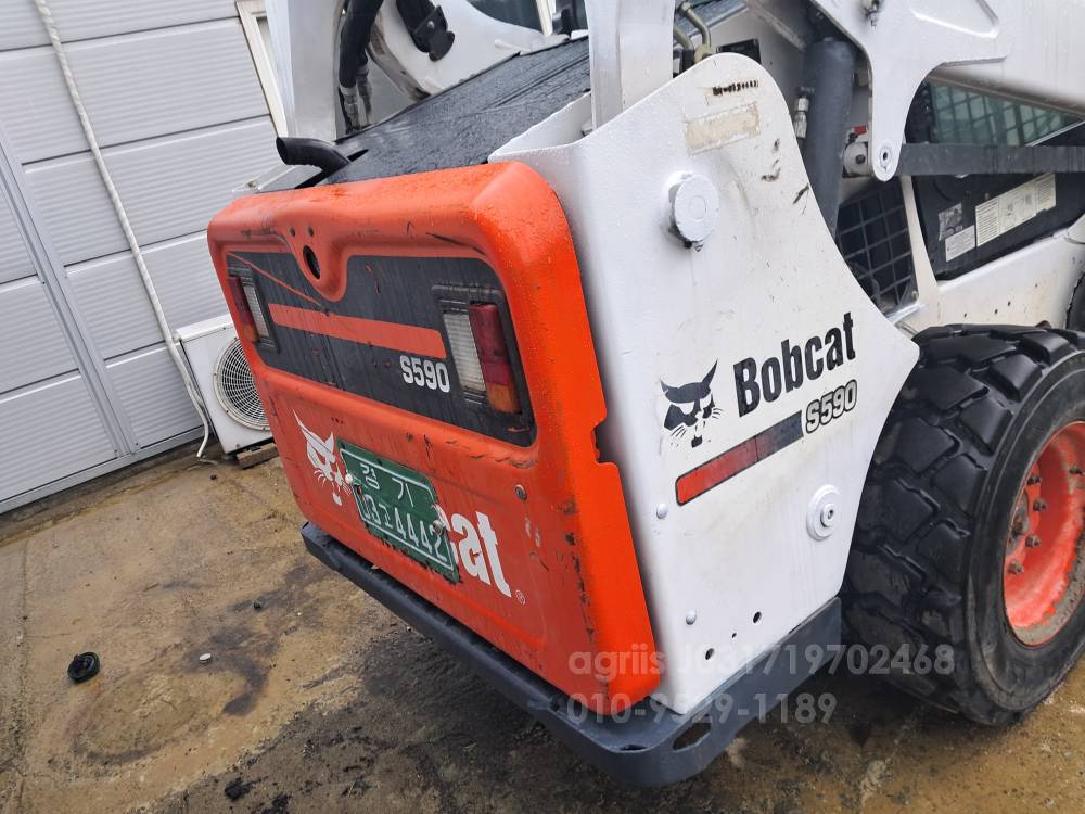 바브캣 스키드로더 BOBCAT 590 측면