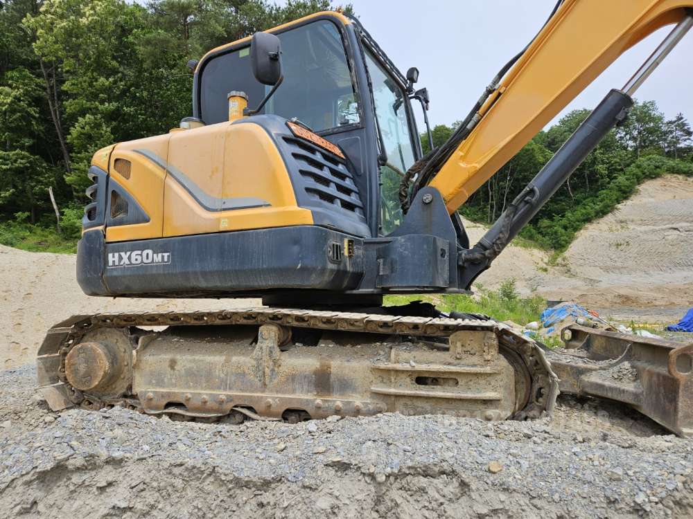 Hyundai Excavator HX60MT  앞좌측면