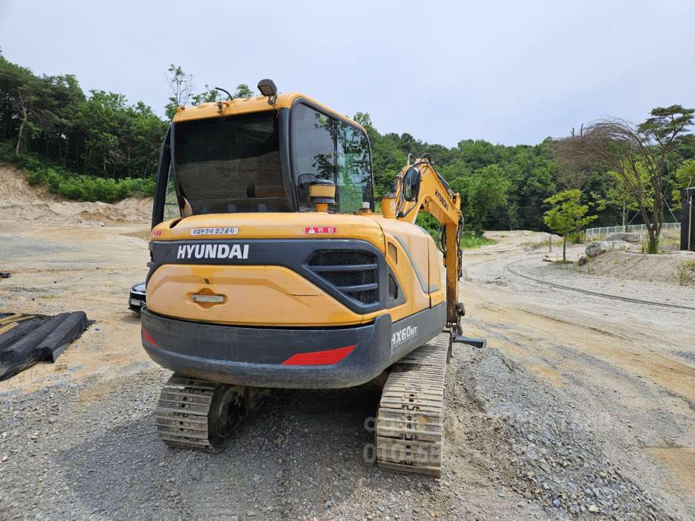 Hyundai Excavator HX60MT  엔진내부