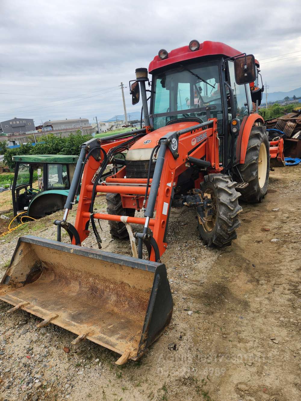 Daedong Tractor D500 (50hp) 앞좌측면