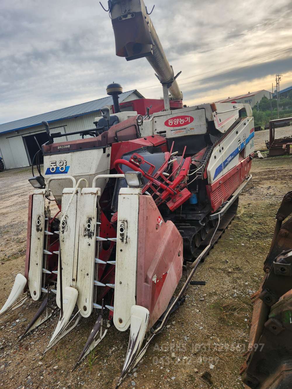 TYM Combine Harvester HU6500 (4Rows) 앞좌측면