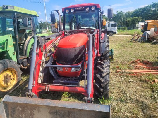 Yanmar Tractor EG83Y (83hp) 앞좌측면