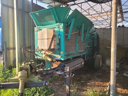  Round Baler MR-1000  앞좌측면