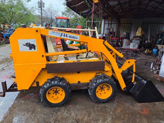  Loader jw6000i  앞좌측면