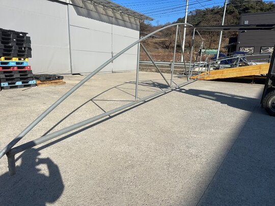  하우스 지붕 가시오 가시오  앞좌측면