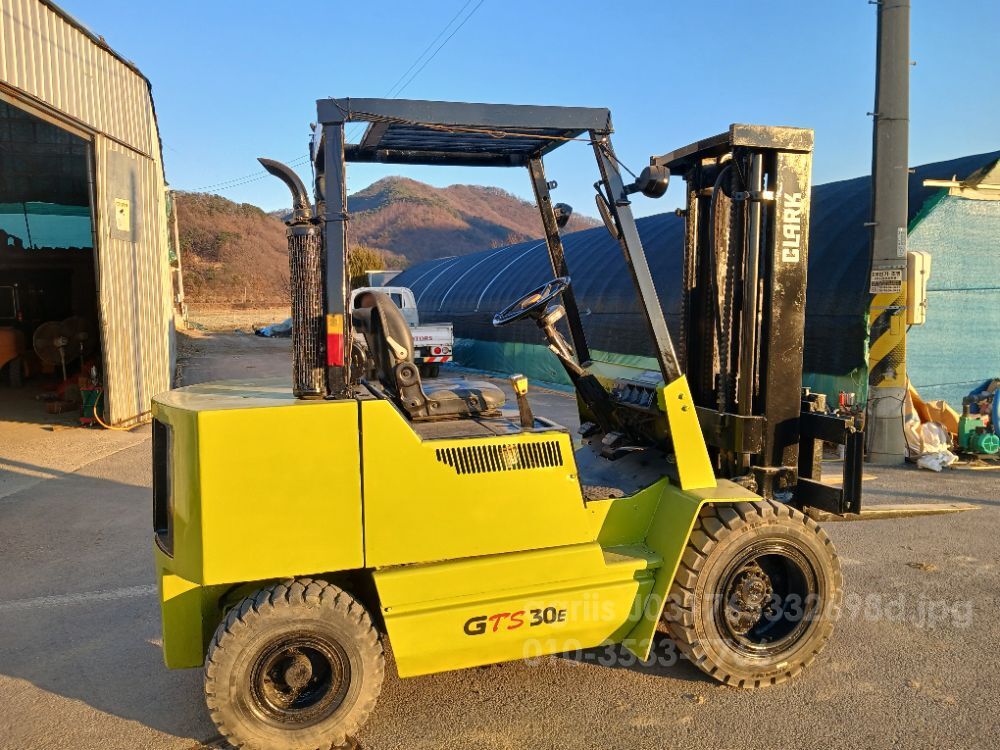 클라크 3톤 지게차 GTS30E (3.0톤) 뒤우측면