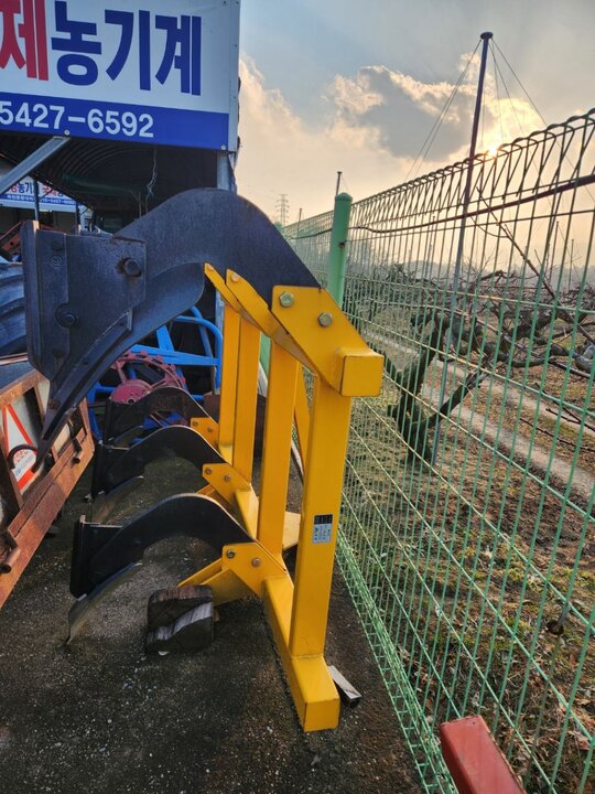  Plow YH-PL216  앞좌측면