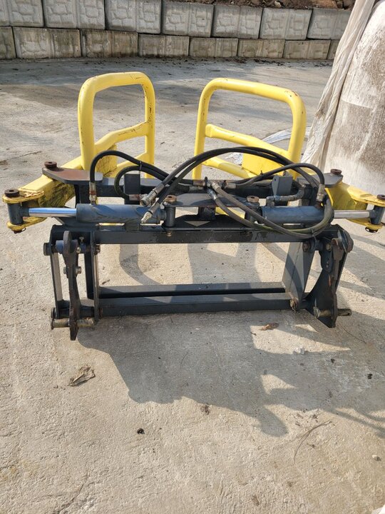 안성공업 사각베일러 원형베일짚개 앞좌측면