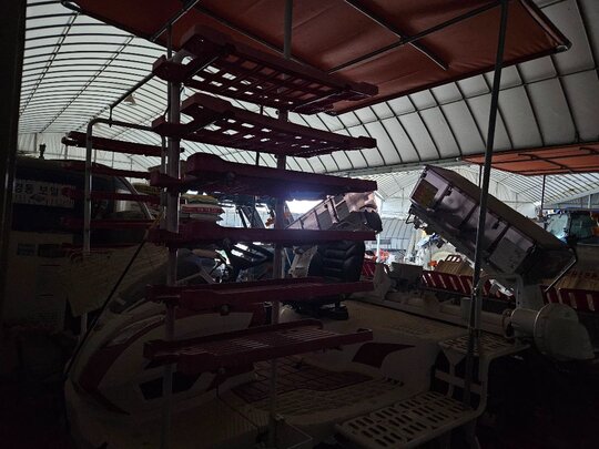 Yanmar Rice transplanter YR8DZ (8Rows) 앞좌측면