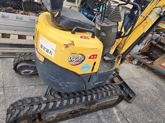  Excavator (1톤)  앞좌측면