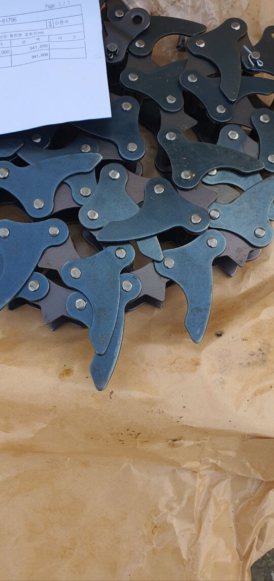 TYM 이세끼 695 콤바인 집배출 체인 이세끼 695 콤바인 집배출 체인 앞좌측면