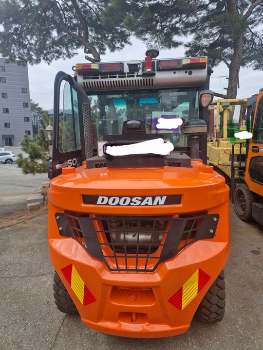 Doosan Forklift D50SE-7 (5톤) 앞좌측면
