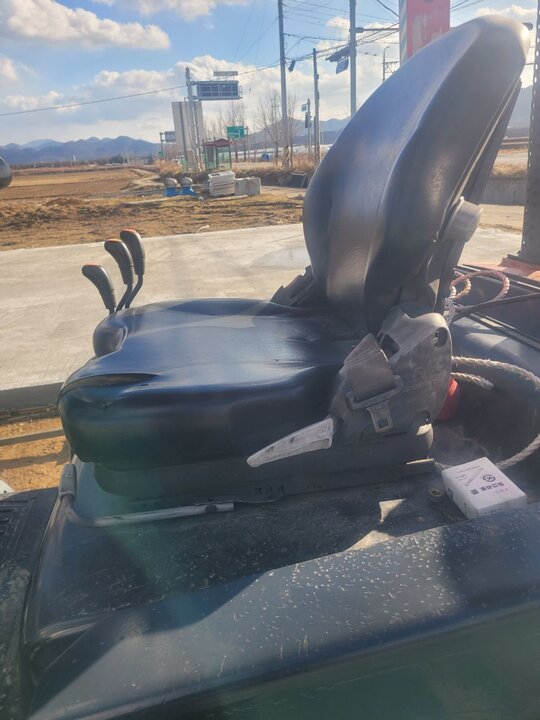 두산지개차  지게차 (2톤) 앞좌측면