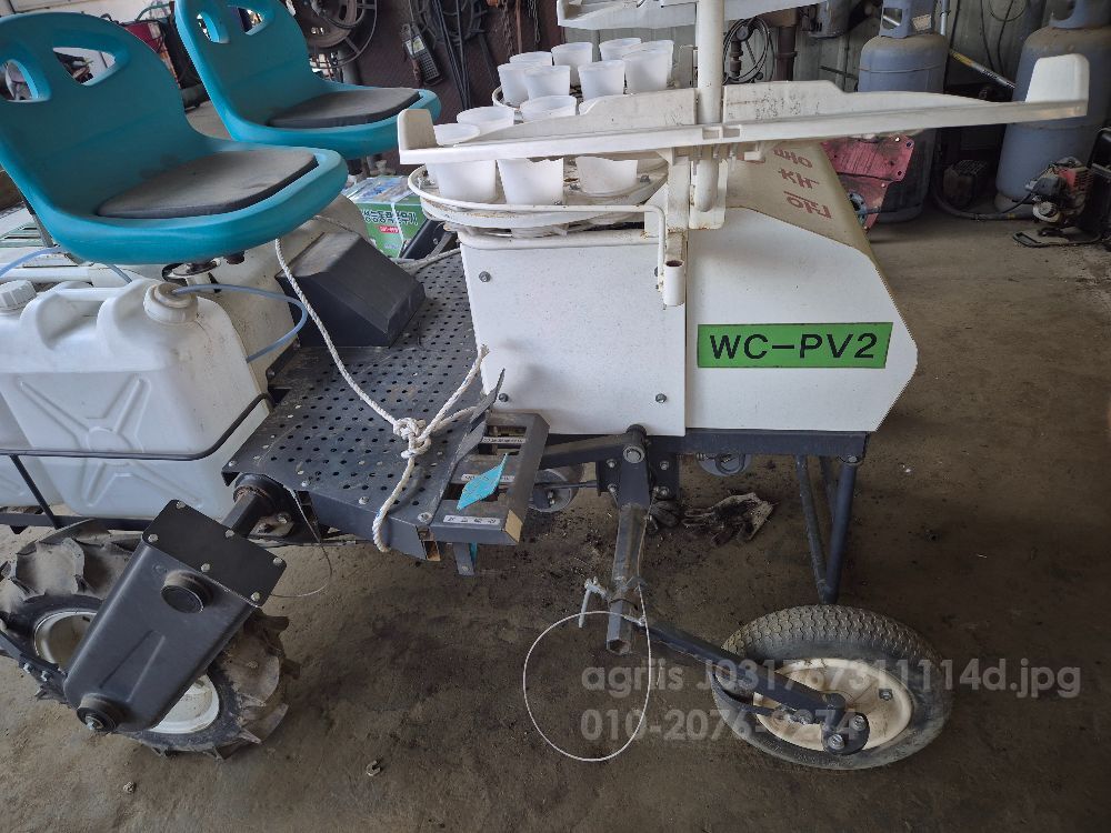 Kubota 이식기 야채2조식  뒤우측면