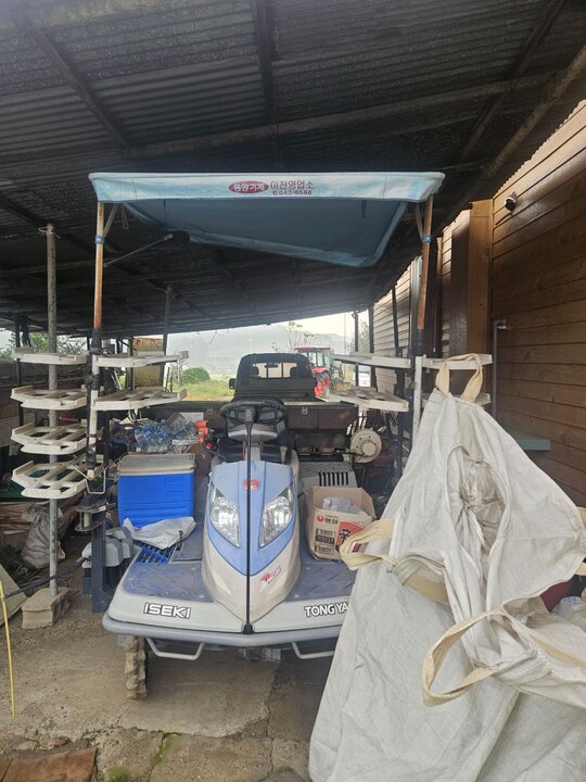 TYM 이앙기 NP60DL (6조식) 앞좌측면