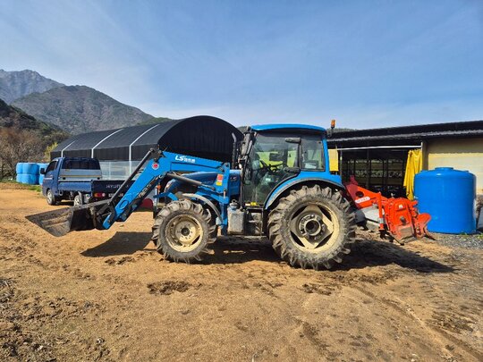 LS 트랙터 MT7.115 (117마력) 앞좌측면