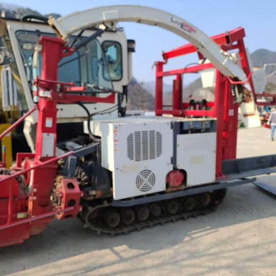 라이브맥 콤바이 수확기 콤바인 자주식옥수수수확기 앞좌측면