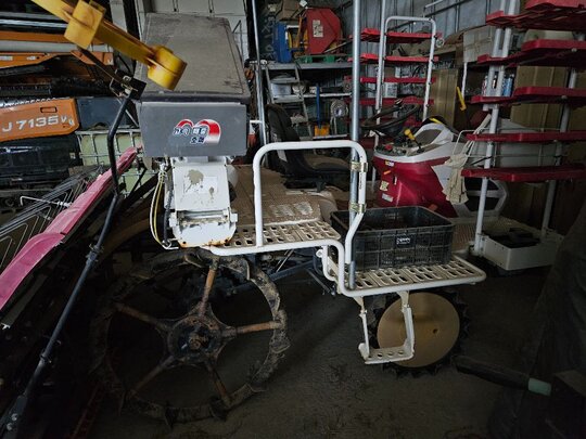 Yanmar Rice transplanter YR8DZA (8Rows) 앞좌측면