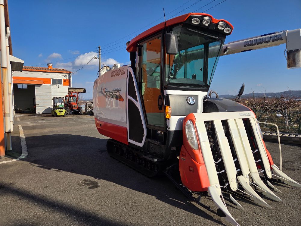 Kubota Combine Harvester ER575K (5Rows) 뒤우측면