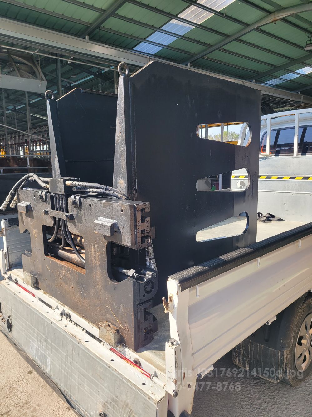 극동중공업  베일클램프  베일클램프  뒤우측면