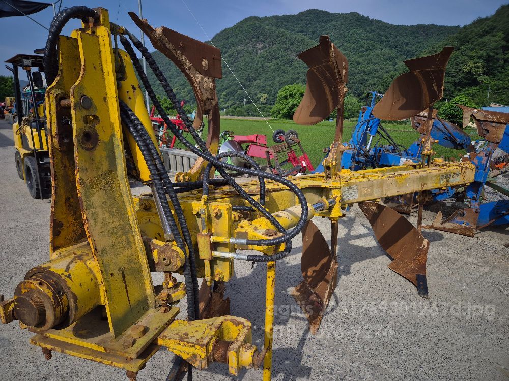 유영 쟁기 대형 양용3련 각도조절1600 뒤우측면