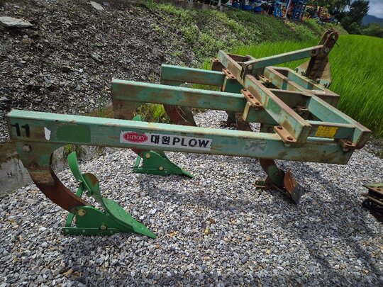 대원   웅진 쟁기 이랑6련랑 앞좌측면