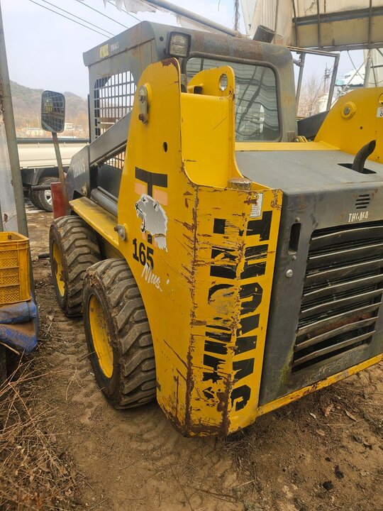 캐터필러 스키드로더 165 앞좌측면