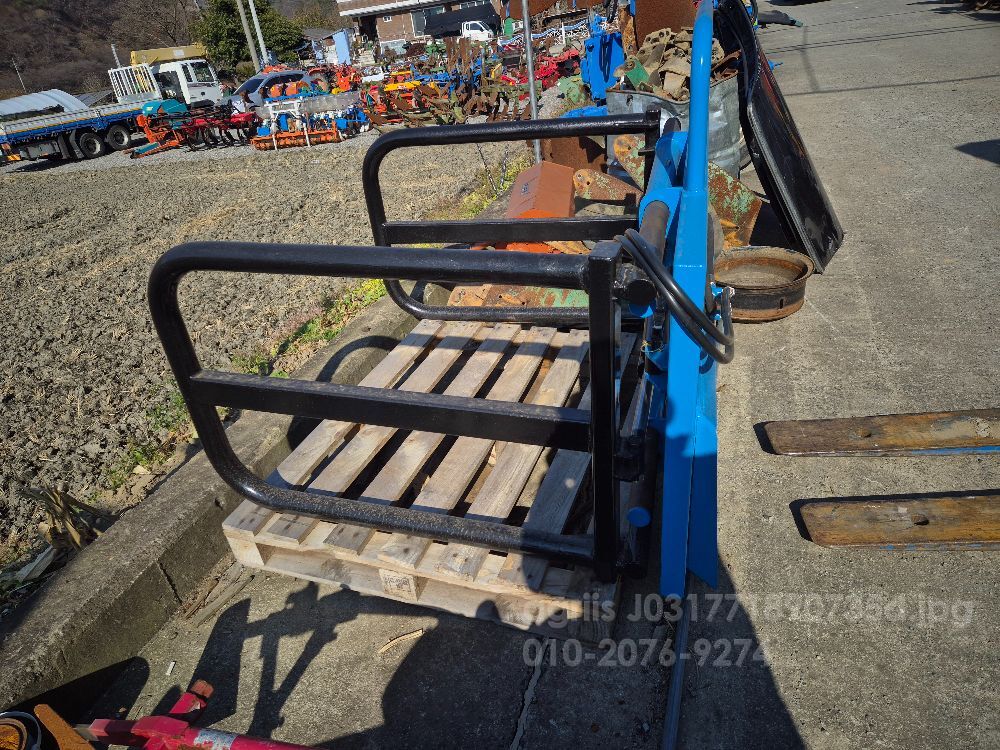 승진공업 집게 스키로더용 겸용베일러 뒤우측면