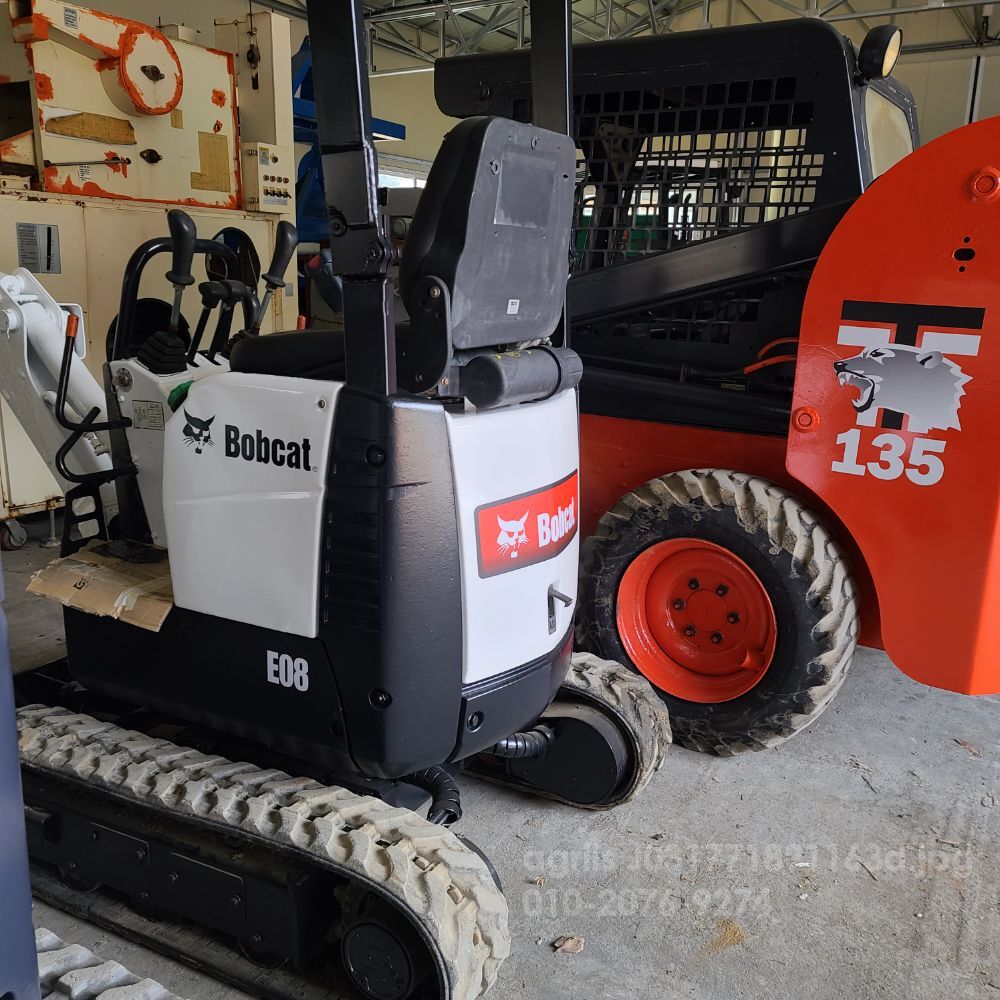 바브켓 굴삭기 미니0.8 (0.8톤) 뒤우측면