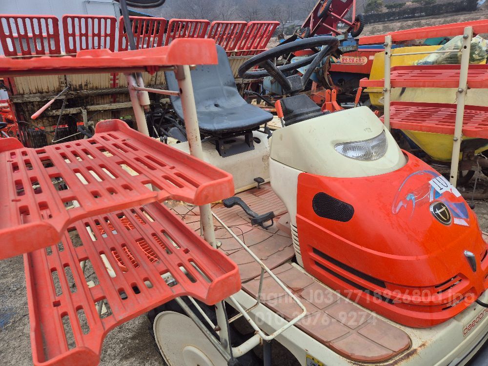 대동 이앙기 S3-680 (6조식) 뒤우측면