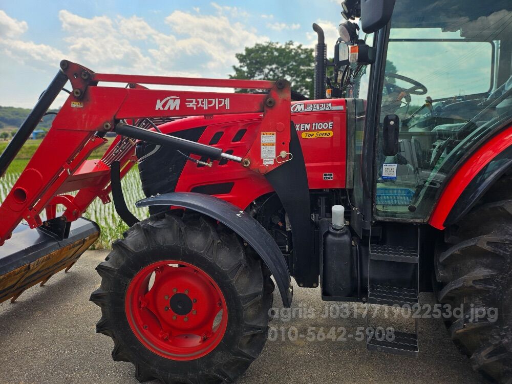 Kukje Tractor LUXEN1100E (111hp) 뒤우측면