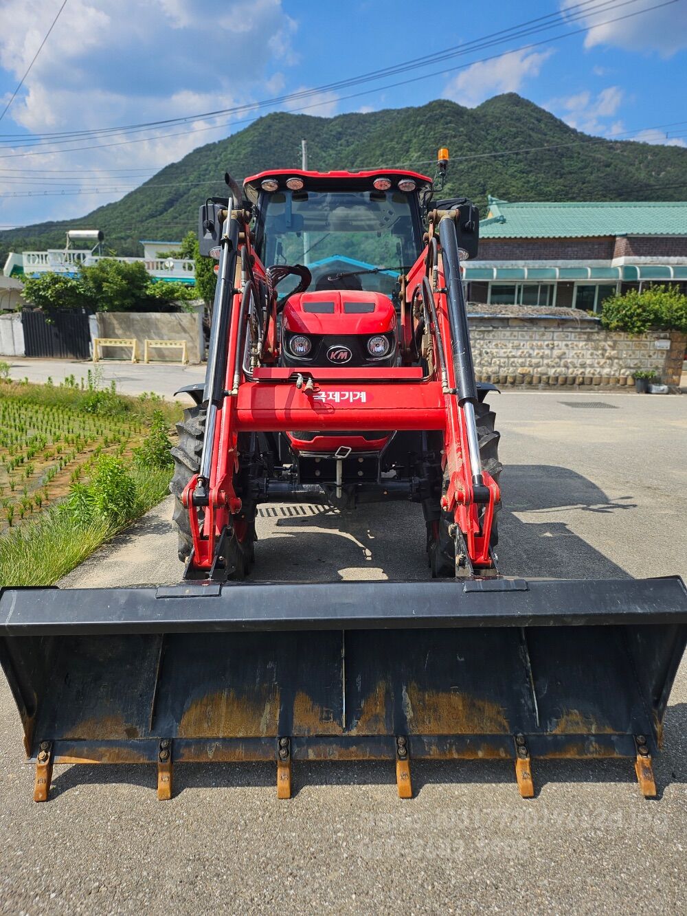 Kukje Tractor LUXEN1100E (111hp) 뒤우측면