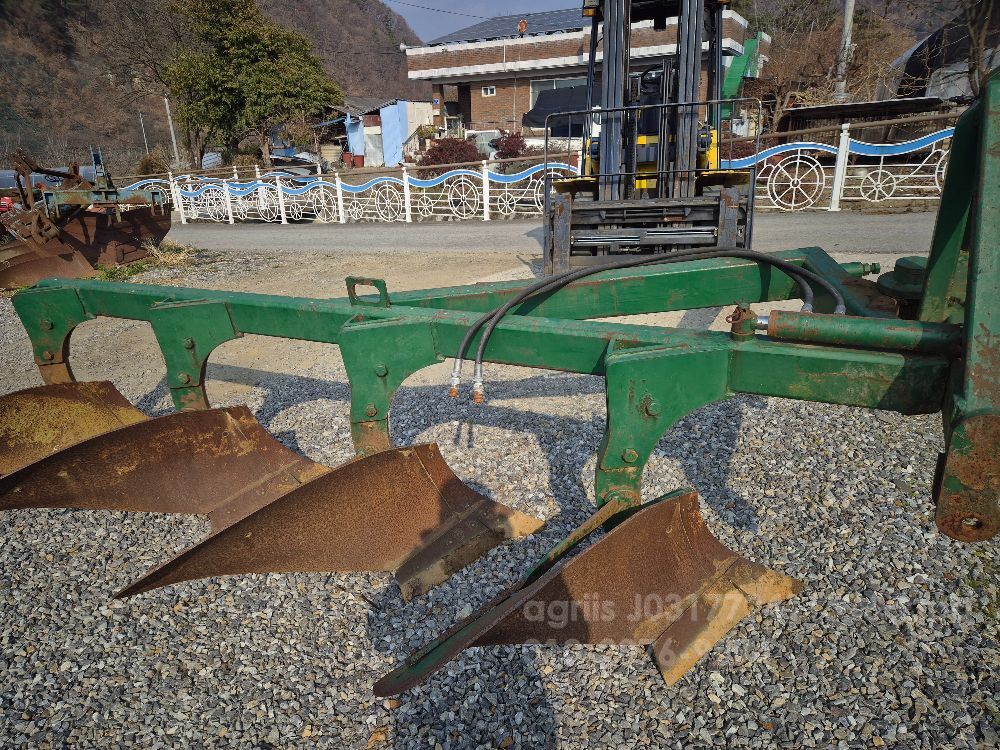 원광 쟁기 대형삭갈이4련각도조절 뒤우측면