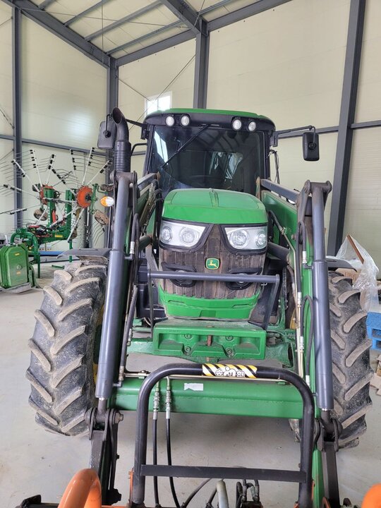 존디어 트랙터 6125 (125마력) 앞좌측면