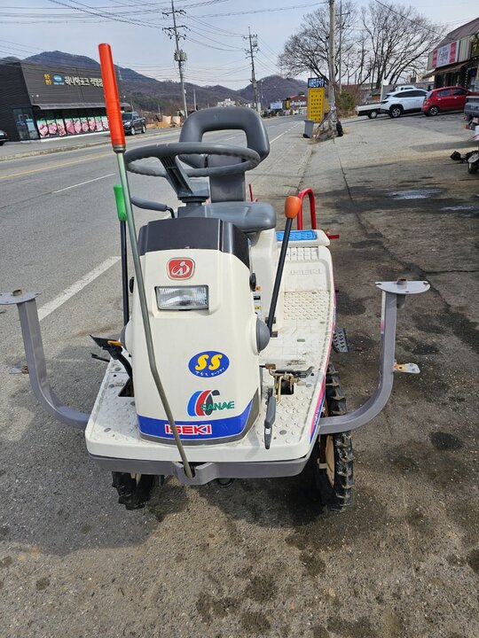 아세아 이앙기 () 앞좌측면