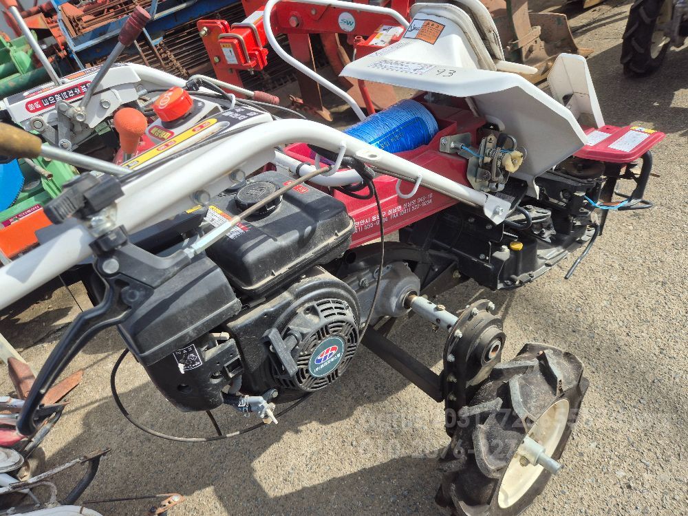  바인더 참깨 수확기 뒤우측면