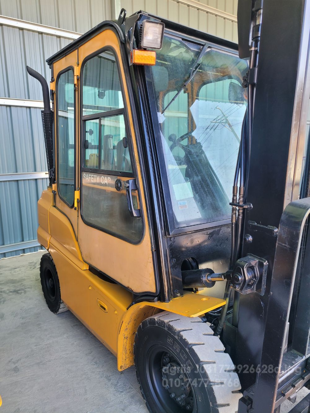  Forklift 현대지개차 2.5D-9H (2.5톤) 뒤우측면