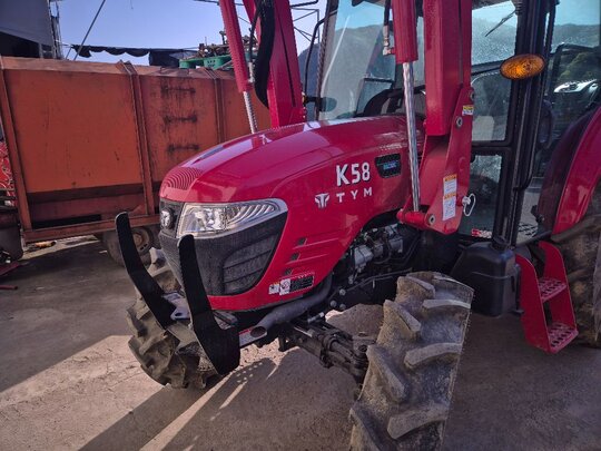 TYM 트랙터 K58 (58마력) 앞좌측면