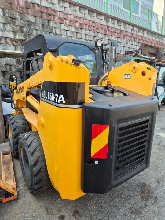 Hyundai Skid steer loader HSL650-7A  앞좌측면