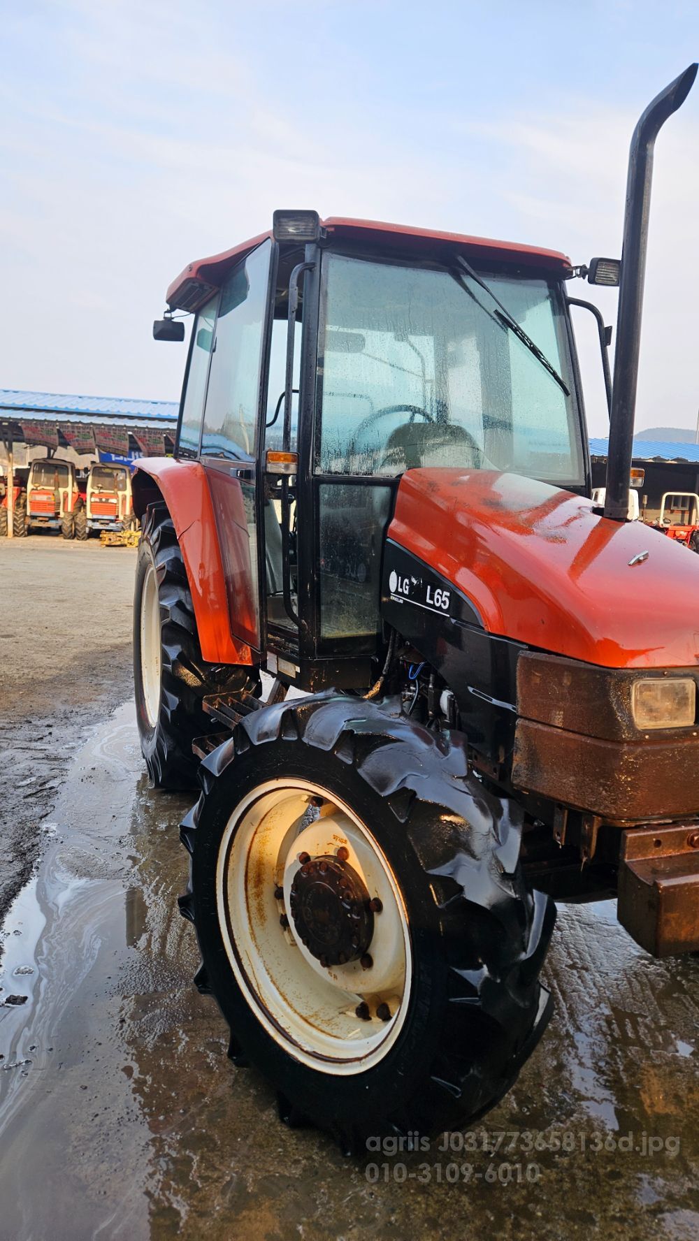 뉴홀랜드 트랙터 L65 (65마력) 뒤우측면