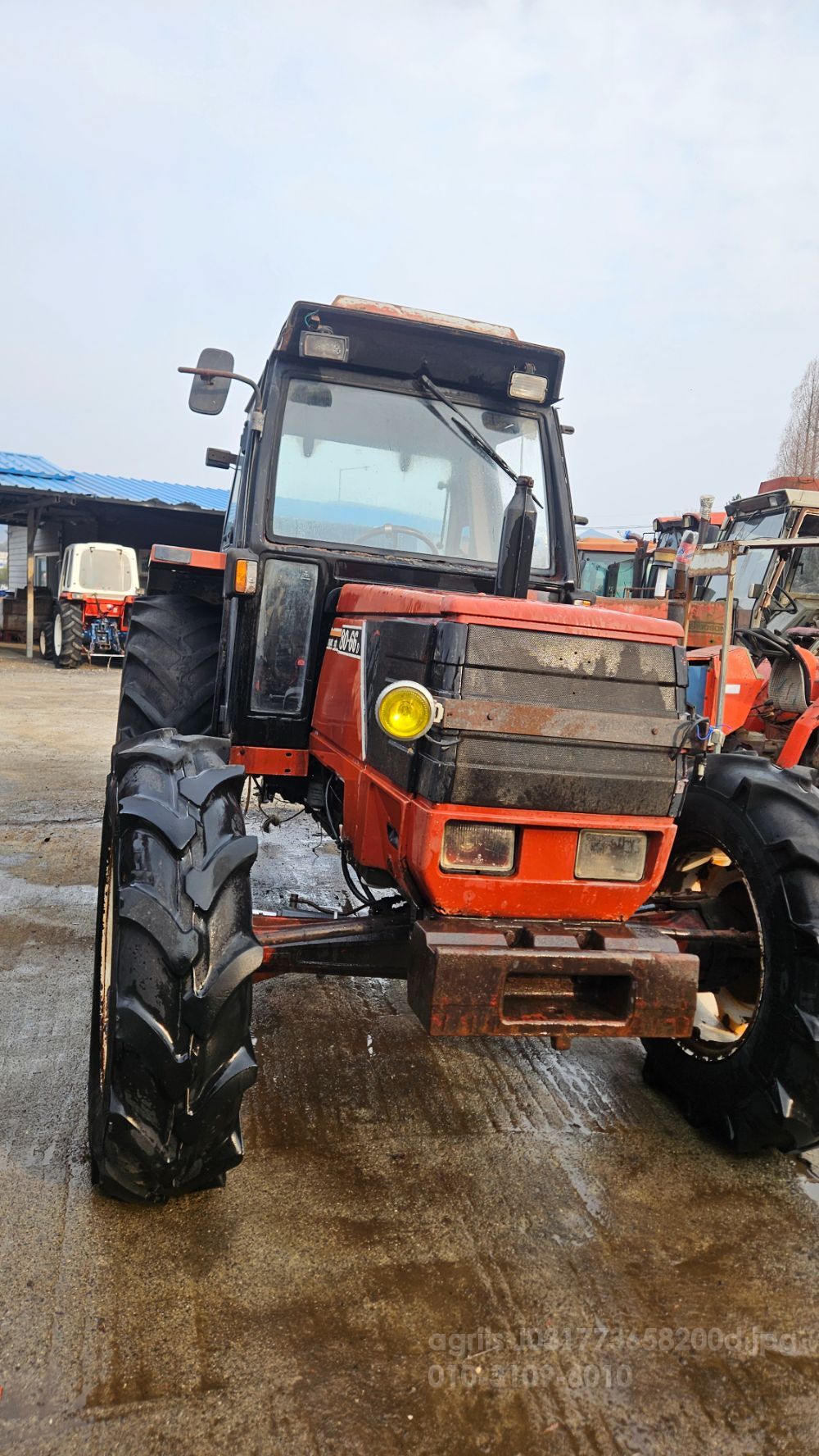 LS 트랙터 80-66 (80마력) 뒤우측면