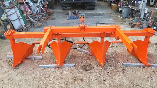  베토기 ( 3골 ) 베토기 ( 3골 ) 앞좌측면