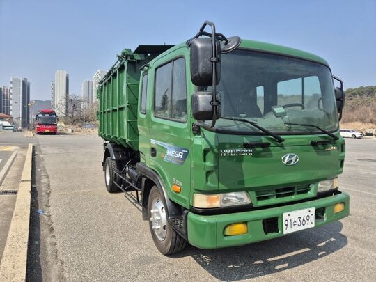 Hyundai 현대5톤진개덤프 진개덤프  앞좌측면