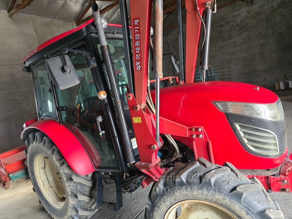 Kukje Tractor LUXEN70 (70hp) 뒤우측면