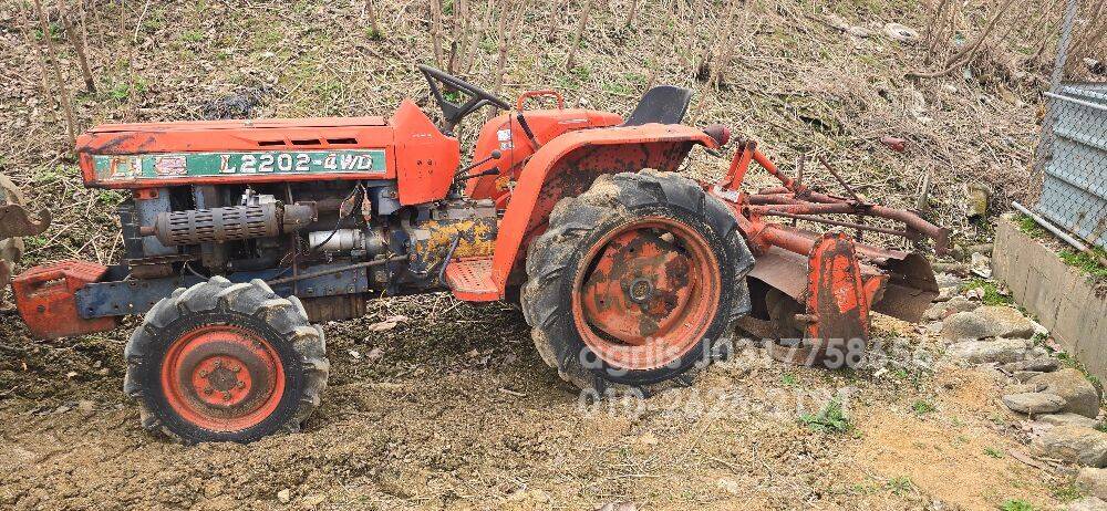 Daedong Tractor L2202-4WD (22hp) 앞좌측면