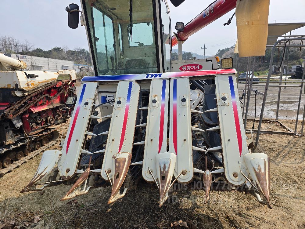 TYM Combine Harvester C805GCABIN (5Rows) 뒤우측면