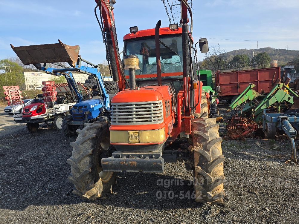 Daedong Tractor D70 (70hp) 뒤우측면