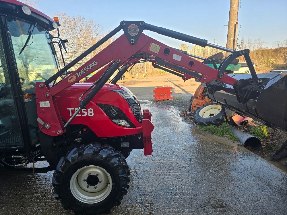 TYM Tractor TE58 (55hp) 뒤우측면